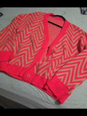 SHEIN Neon Pink and Cream Chevron V-Neck Button Cardigan